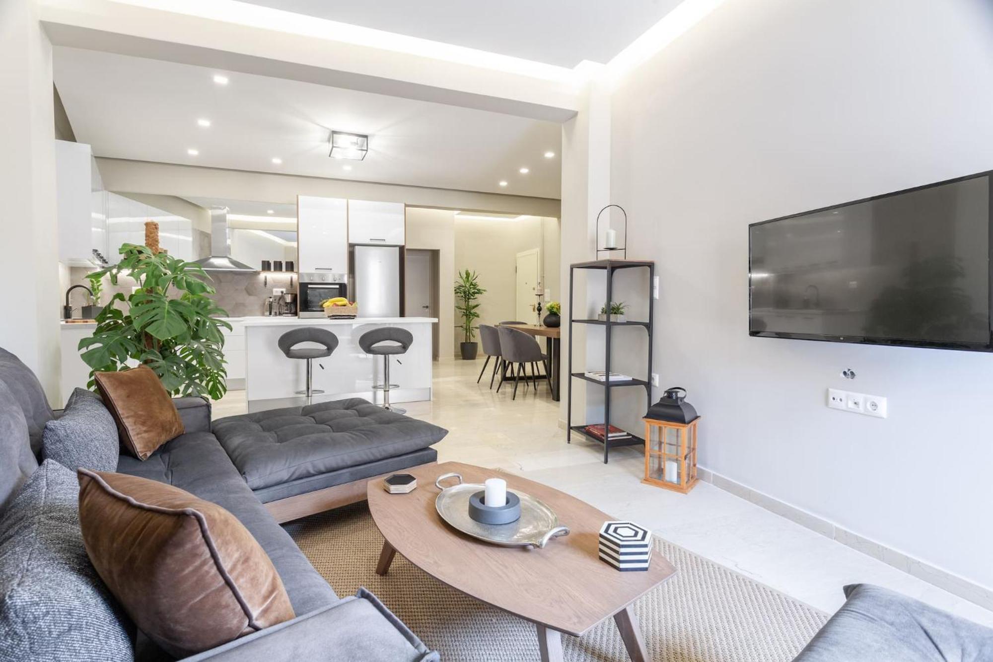 Deluxe 3-Bdrm Urban-Industrial Apt At Acropolis Athens Exterior photo